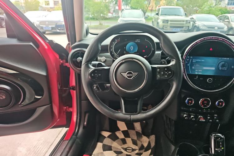 Used MINI 2022 Updated 2.0T COOPER S Classic Edition Five-Door Version Steering Wheel