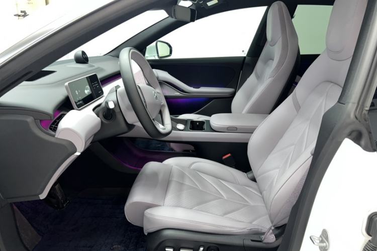 Used Nio ET5T 2025 75 kWh Touring Left Front Seat