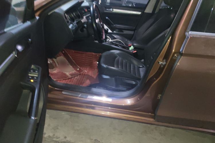 Used Volkswagen Lamando 2017 230TSI Manual Trend Edition Driver Seat