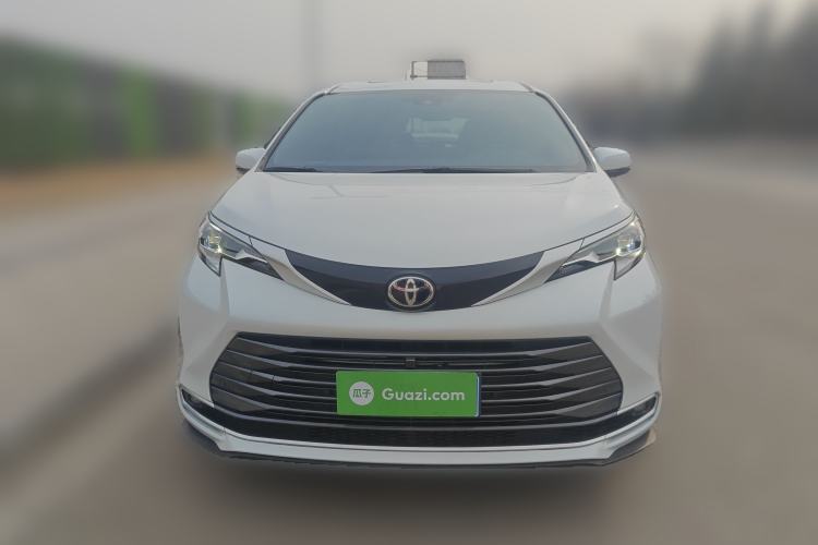 Used Toyota SIENNA 2024 2.5L Hybrid Luxury Edition