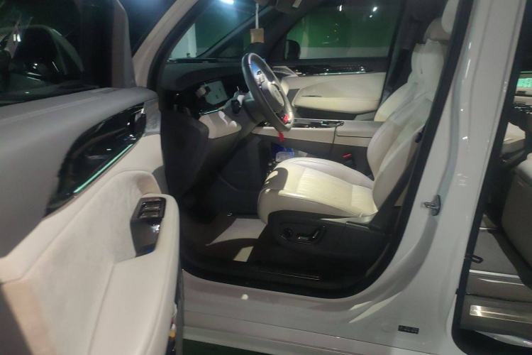 Used Zeekr 009 2022 WE Edition
