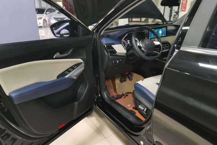 Used SOL X8 2021 300T DCT Leading Smart Connectivity Version 7 Seats