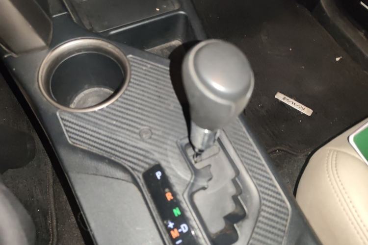 Used Toyota RAV4 2015 2.0L CVT Two-Wheel Drive Fashion Edition