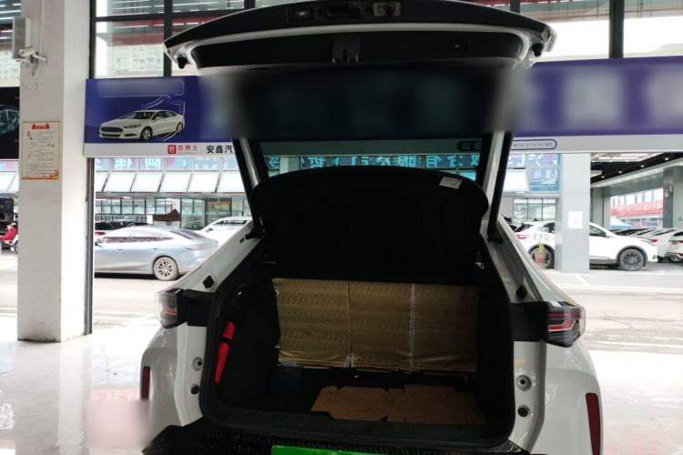 Used Volkswagen ID.UNYX 2024 Pro Long-Range Version Trunk