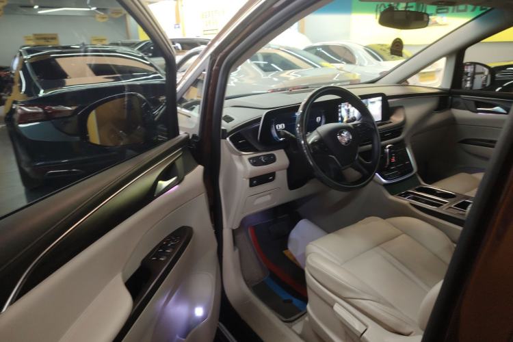 Used Buick GL8 2022 ES Landtrek 653T Comfort Edition