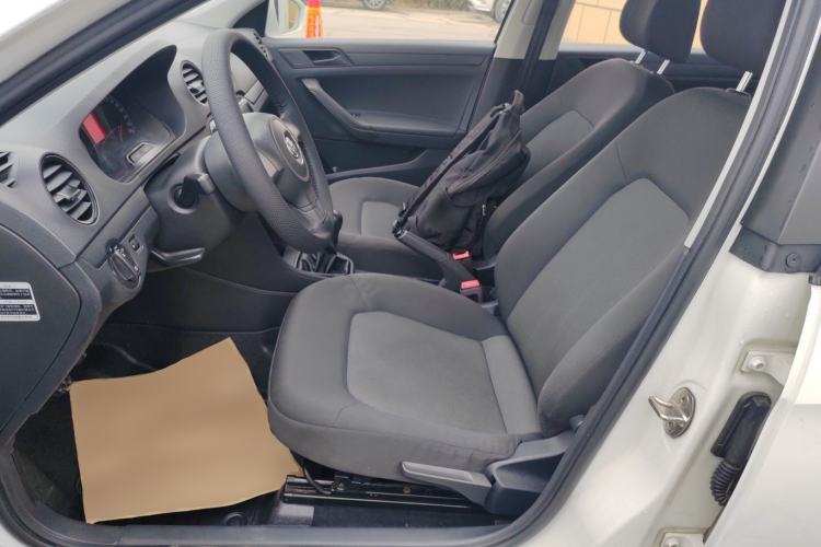 Used Volkswagen Jetta 2015 Value Edition 1.6L Manual Fashionable Style
