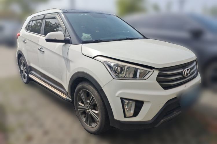 Used Hyundai ix25 2015 1.6L Automatic Two-Wheel Drive Smart GLS Trim Front Right 45 Deg