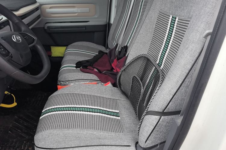 Used SAIC MAXUS Dana V1 2025 V1 Short Wheelbase Low-Roof Multi-Function Version (42 kWh)
