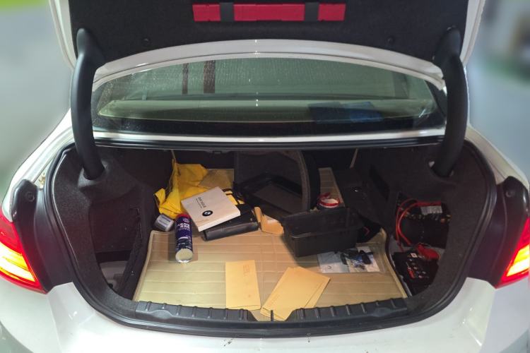 Used BMW 3 Series 2014 320Li Fashion Model Trunk