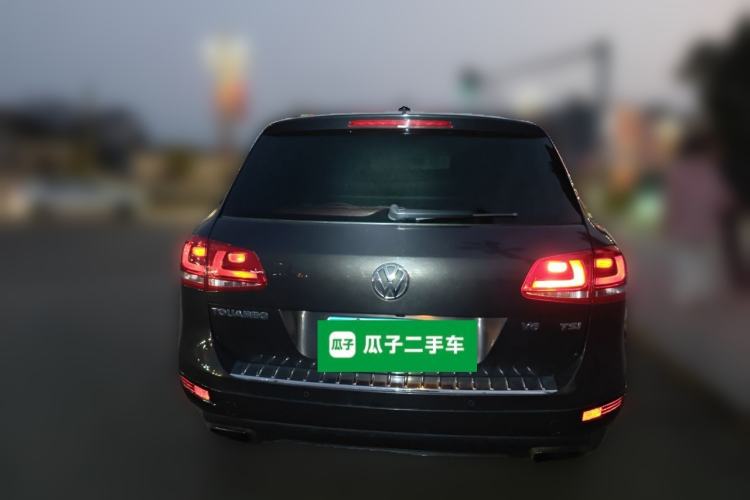 Used Volkswagen Touareg 2011 3.0 TSI High-End Version Rear