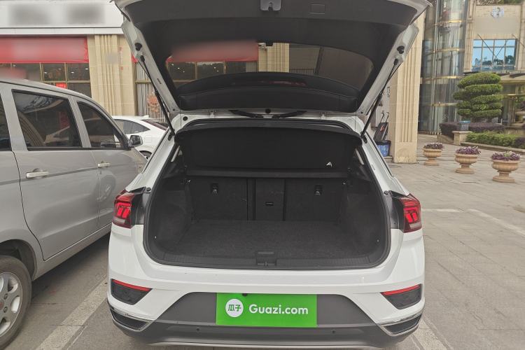Used Volkswagen T-ROC 2019 230TSI DSG Two-Wheel-Drive Advanced Version China VI Standard Trunk