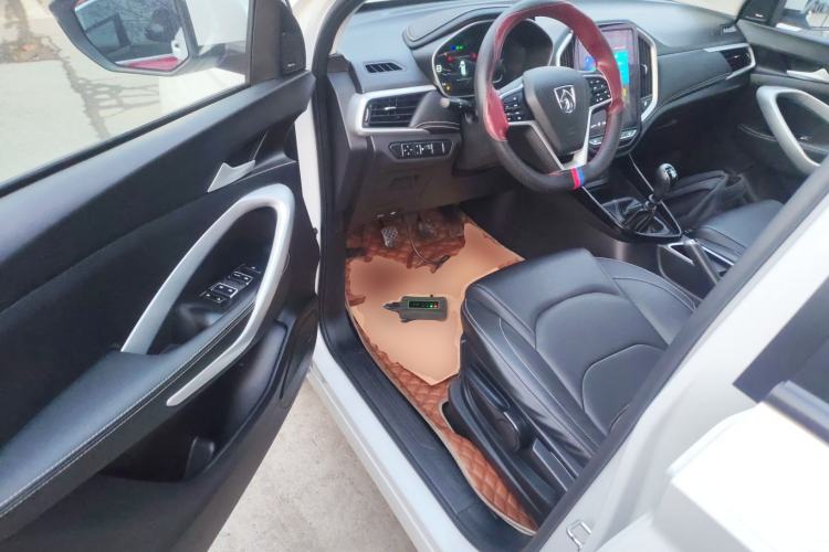 Used Baojun 530 2021 Global Car Anniversary Edition 1.5T Manual Luxury Model 5 Seats
