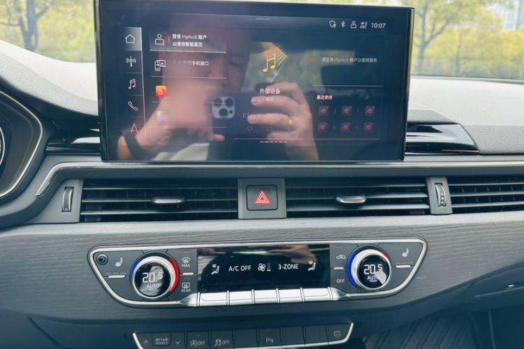 Used Audi A4L 2024 40 TFSI Luxury Dynamic Edition Interior 4