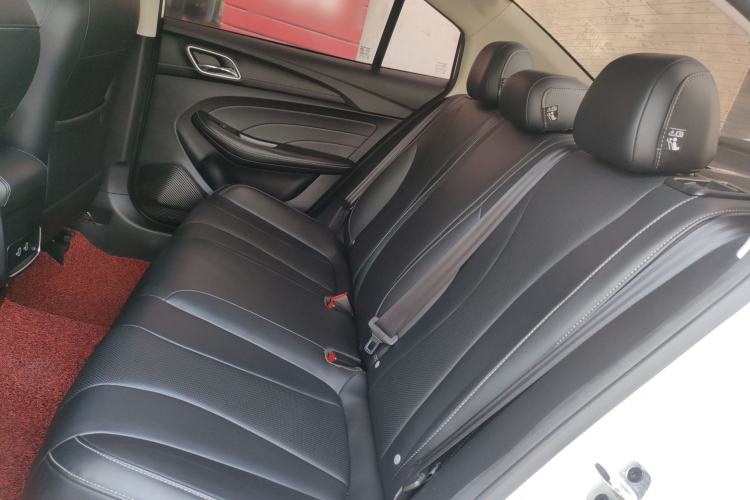 Used Roewe i5 2019 20T Automatic 4G Connect Luxury Flagship Edition
