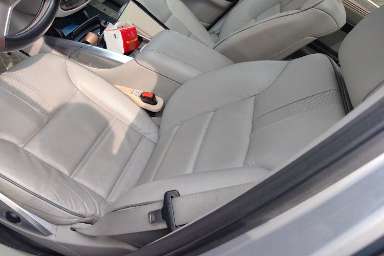 Used Mercedes-Benz R-Class 2010 R 350 L 4MATIC Grand Edition
