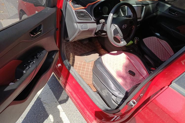 Used Hyundai Verna (new generation) 2016 1.4L Automatic Sport Edition Driver Seat