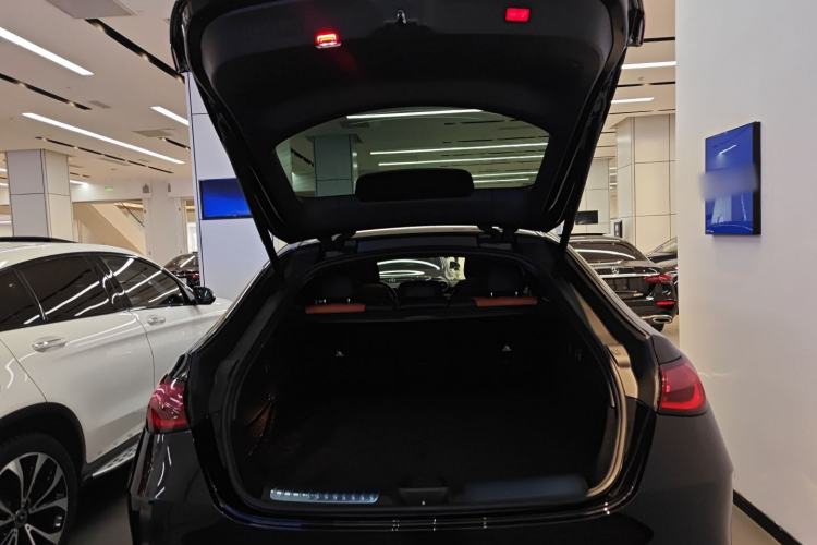 Used Mercedes-Benz GLC Coupe 2024 GLC 260 4MATIC Coupe SUV
