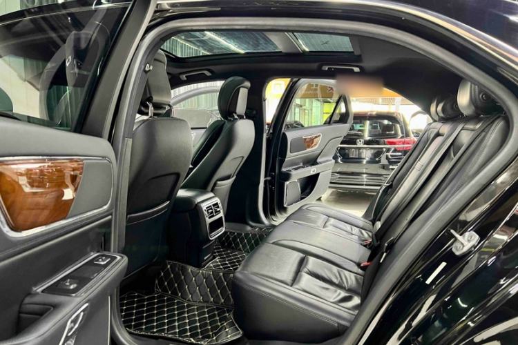 Used Lincoln Continental 2018 2.0T Two-Wheel Drive Deluxe Edition Interior 6