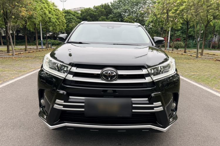 Used Toyota Highlander 2018 2.0T Two-Wheel Drive Luxury Edition 7 Seats China VI Standard Exterior 1