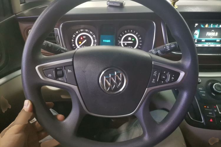 Used Buick GL8 2018 28T Comfort Model China VI Standard Steering Wheel