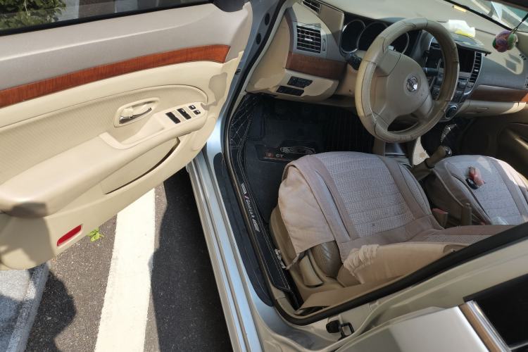 Used Nissan Sylphy 2009 1.6 XL Manual Luxury Sunroof Edition Driver Seat