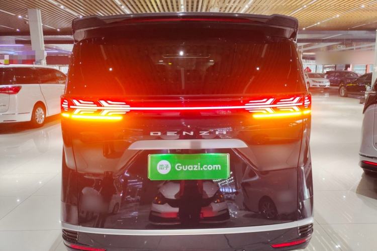 Used Denza D9 2022 DM-i 1040 Prestige Model