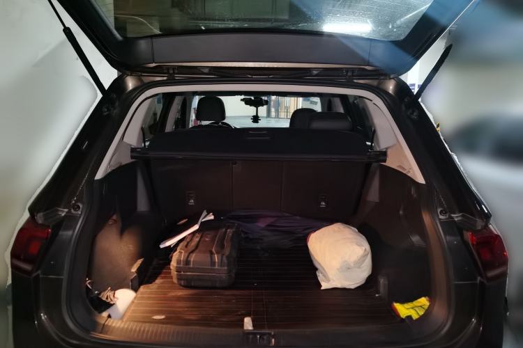 Used Volkswagen Tiguan L 2018 330TSI Automatic Two-Wheel Drive Luxury Edition Trunk