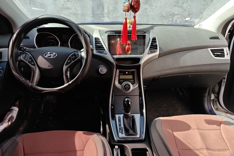 Used Hyundai Elantra (5th Generation / Langdong) 2015 1.6L Automatic Luxury Model Center Console