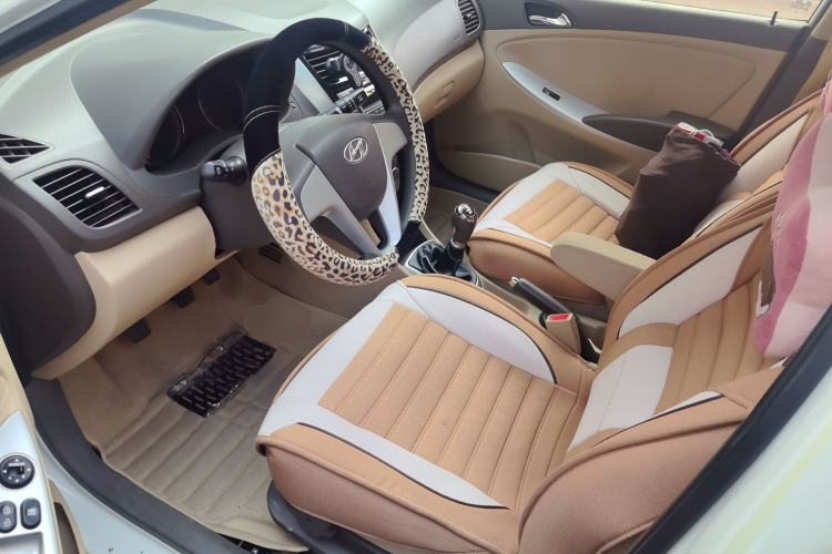 Used Hyundai Verna (older generation) 2010 Sedan 1.4L Manual Luxury GLS Trim Left Front Seat