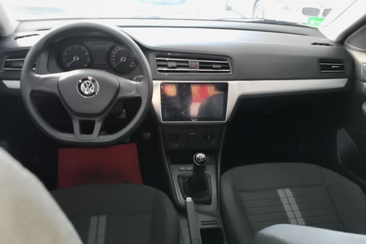 Used Volkswagen Lavida 2019 Lavida Start 1.5L Manual Fashion Edition China VI Standard Center Console