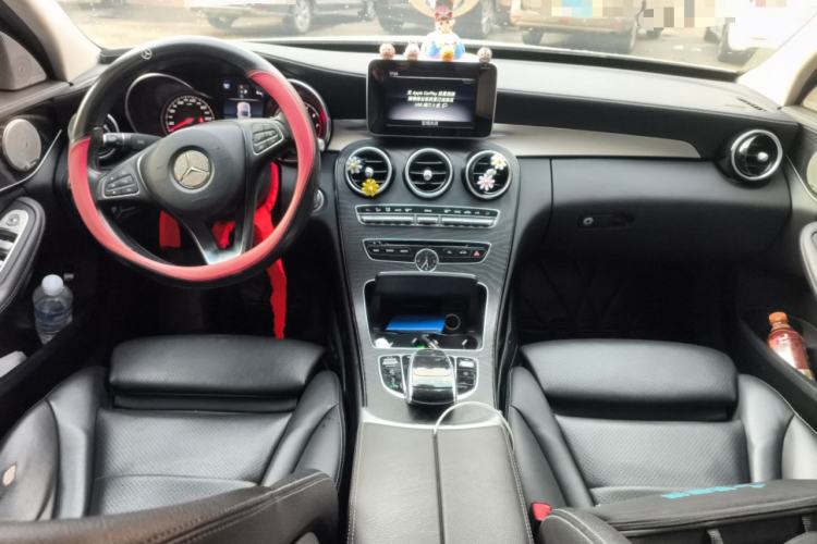 Used Mercedes-Benz C-Class 2018 C 180 L Fashion Edition Sport Version Center Console
