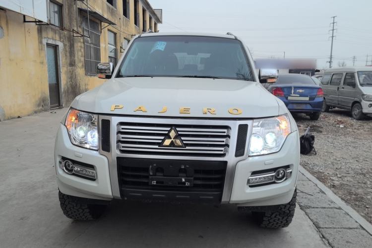 Used Mitsubishi Pajero 2019 3.0L Automatic Standard Edition
