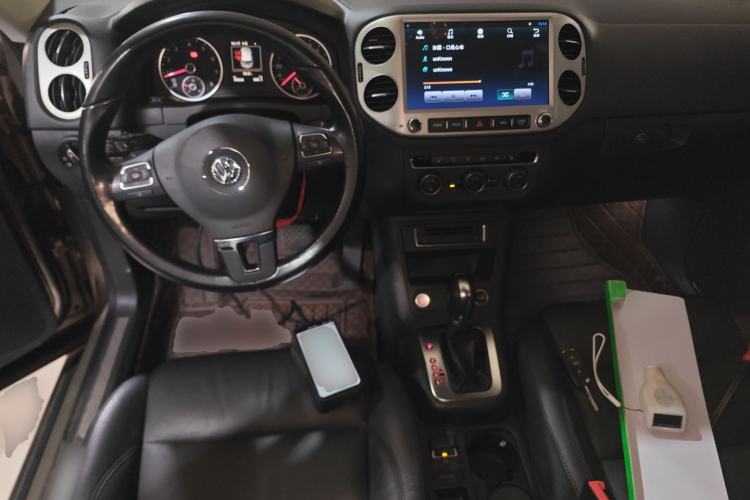 Used Volkswagen Tiguan 2015 1.8TSI Automatic Two-Wheel Drive Luxury Model Center Console