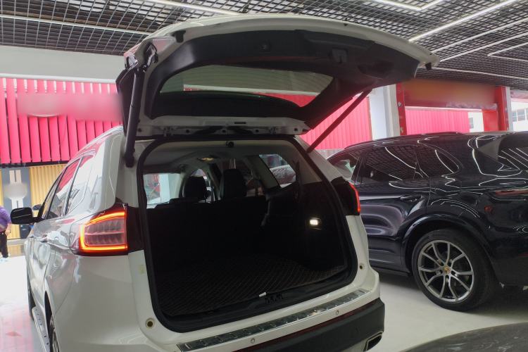 Used Ford Edge 2018 EcoBoost 245 Two-Wheel-Drive Titanium 7-Seater China VI Standard
