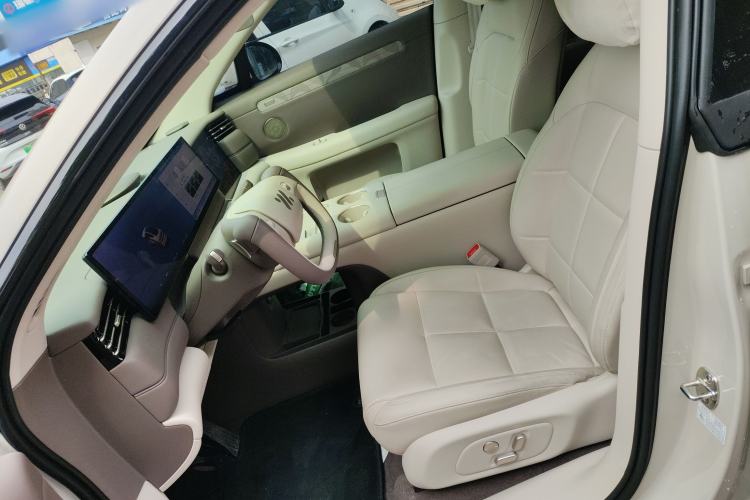 Used IM LS6 2026 Model Pure Electric Max+ Left Front Seat