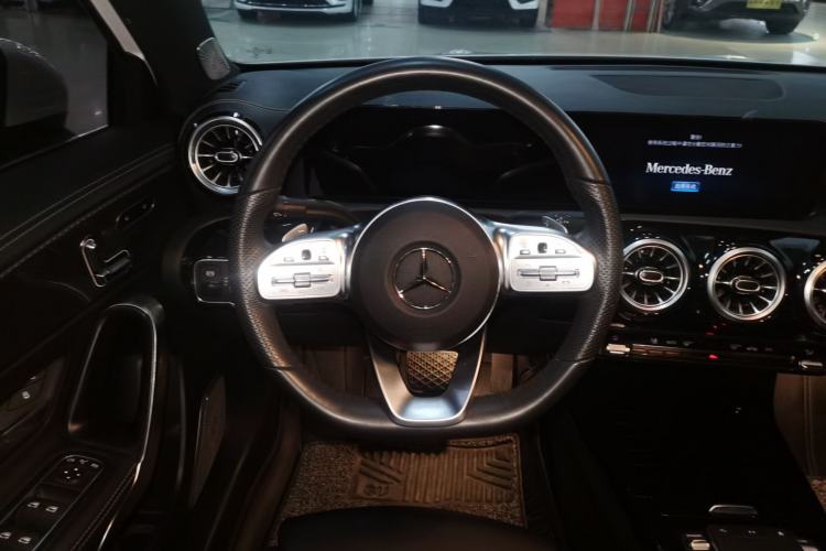 Used Mercedes-Benz A-Class 2022 Restyled A 200 L Sport Sedan Fashion Version Steering Wheel