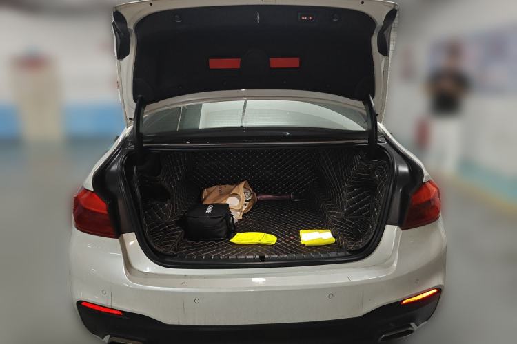 Used BMW 5 Series 2018 Restyled 530Li Luxury Edition M Sport Package Trunk