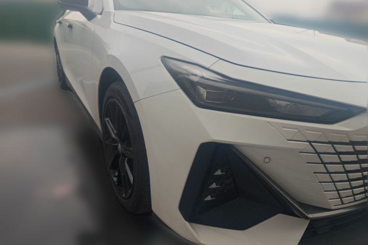 Used Changan UNI-V iDD 2023 ZhiDian iDD 1.5T 113km ZhiKu Model