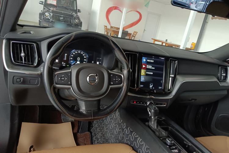 Used Volvo XC60 2019 T5 4x4 Smart Edition China V Standard
