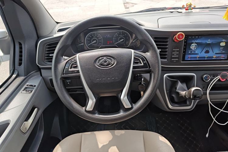 Used SAIC MAXUS Xintu V80 2019 2.0T Plus 6-Speed Manual – Aoyuntong Short Wheelbase Ultra-Low Roof 5/6-Seater