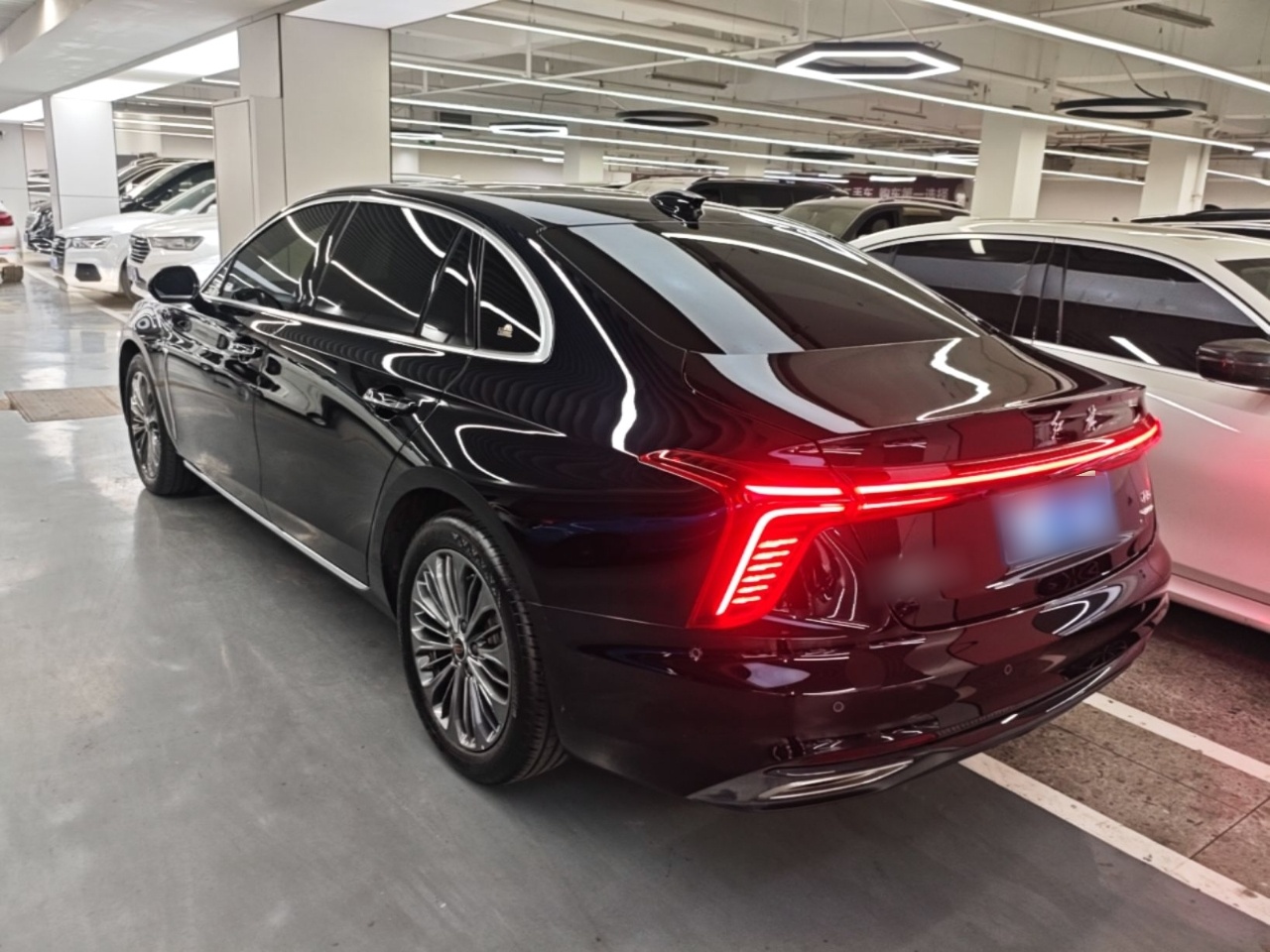 Hongqi H5 2026 Model 2.0T Automatic Qi Ling Pro Edition — снимка 4
