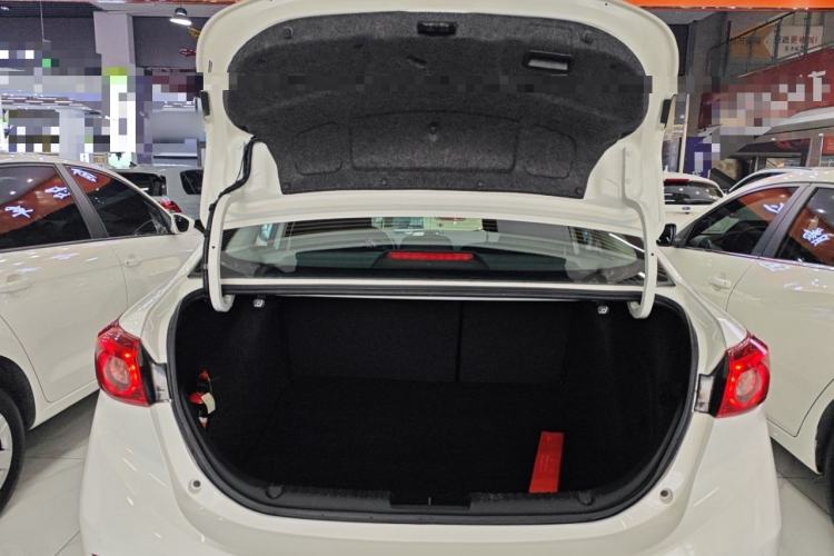 Used Mazda 3 Axela 2016 Sedan 1.5L Automatic Luxury Model Trunk