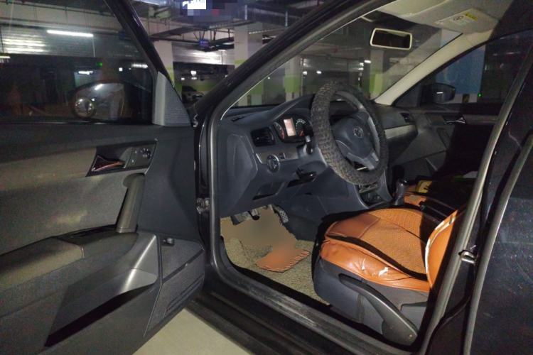 Used Volkswagen Lavida 2013 Revised Classic 1.6L Manual Fashion Edition
