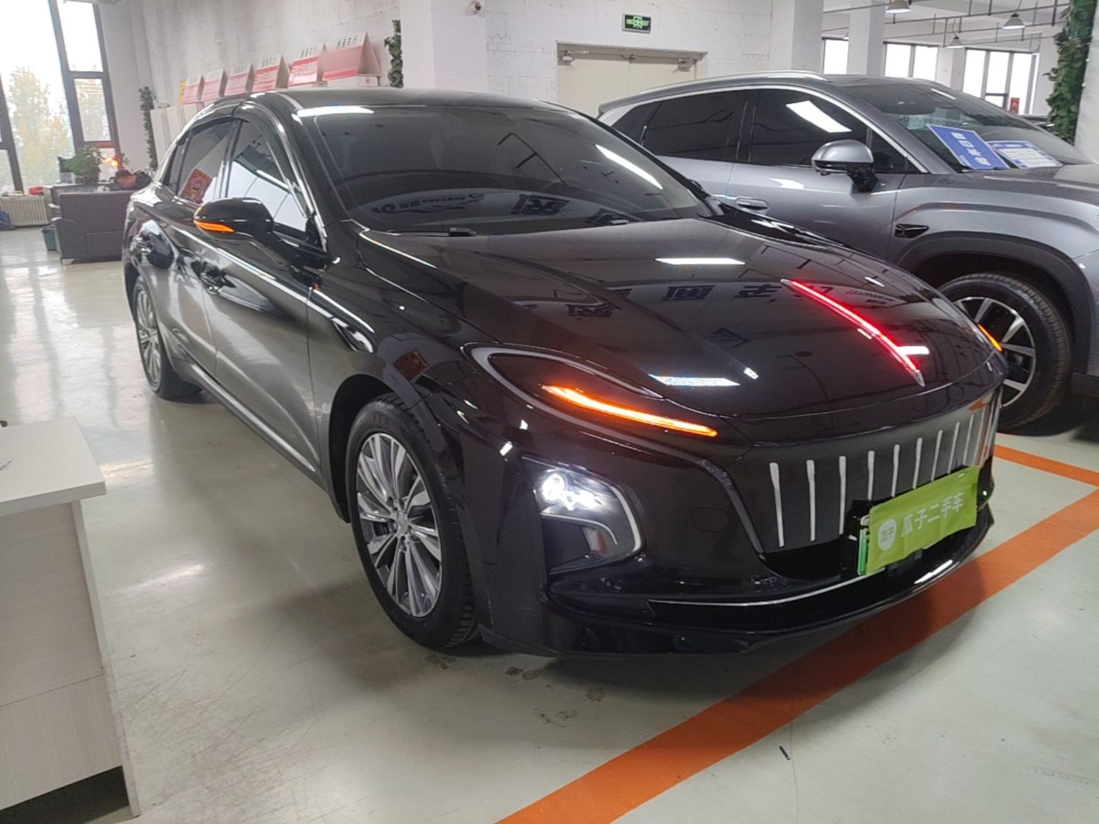 Hongqi E-QM5 2024 450km Range Commuter Version — снимка 3