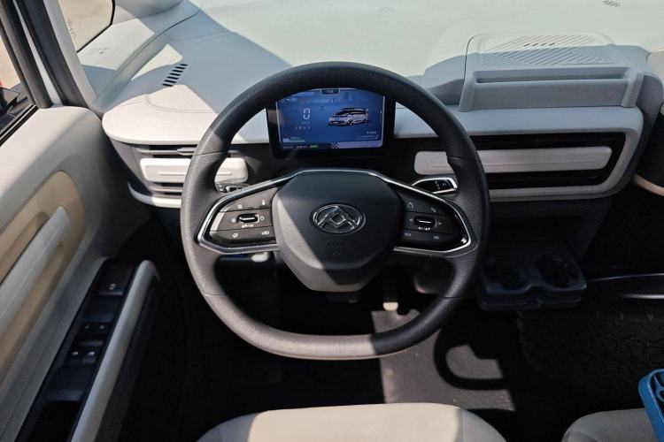 Used SAIC MAXUS Dana V1 2024 V1 Short Wheelbase Low-Roof Multi-Function Version (51 kWh)
