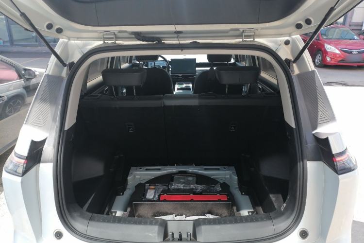 Used AION Y 2023 Younger Star Edition Trunk