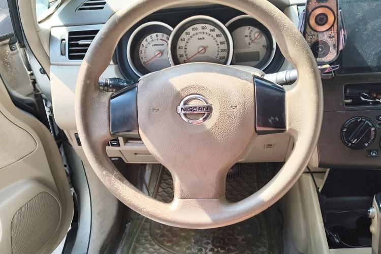 Used Nissan Tiida Sedan 2008 1.6L Automatic Fashion Edition Steering Wheel