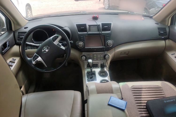 Used Toyota Highlander 2012 2.7L Two-Wheel Drive 7-Seater Luxury Edition