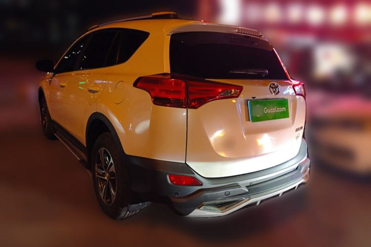 Used Toyota RAV4 2015 2.0L CVT Two-Wheel Drive Fashion Edition