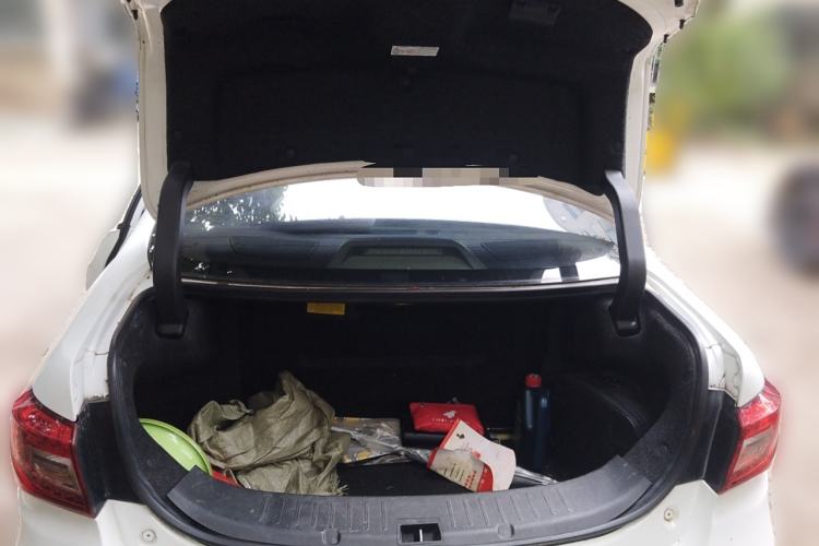 Used BYD Qin New Energy 2015 1.5T Dual-Crown Flagship Plus Edition Trunk